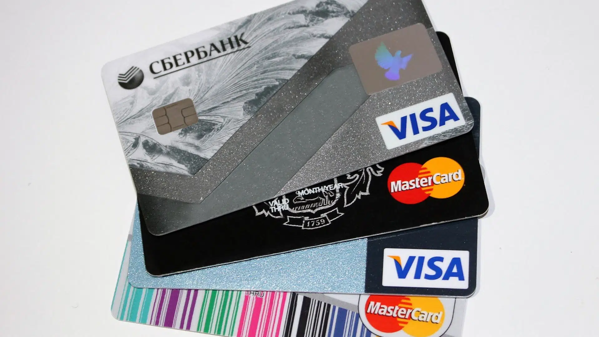 Comment avoir une carte bancaire quand on est mineur ?